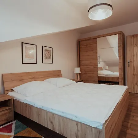 Starý Trh Apartman *